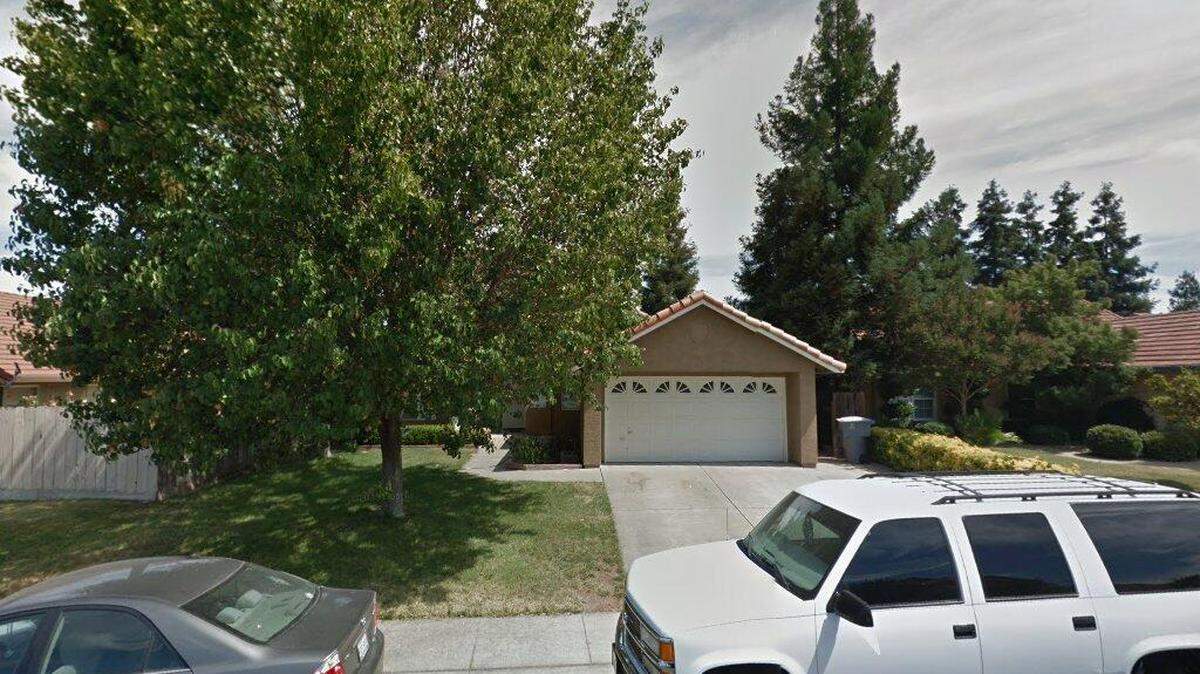 House on 3900 block of Clydesdale Lane