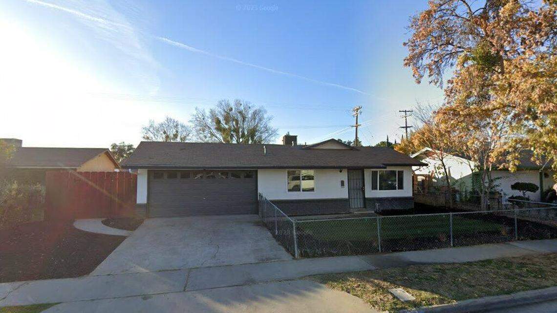 House on 800 block of Roselawn Avenue