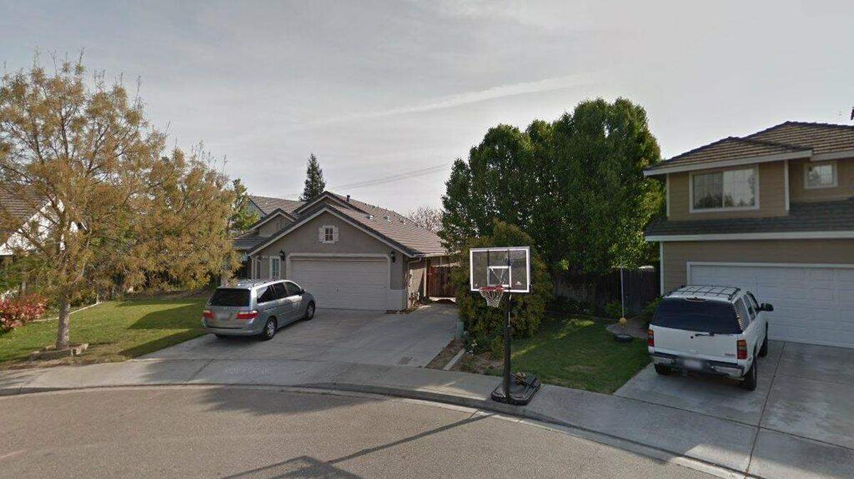 House on 1000 block of Putnam Court