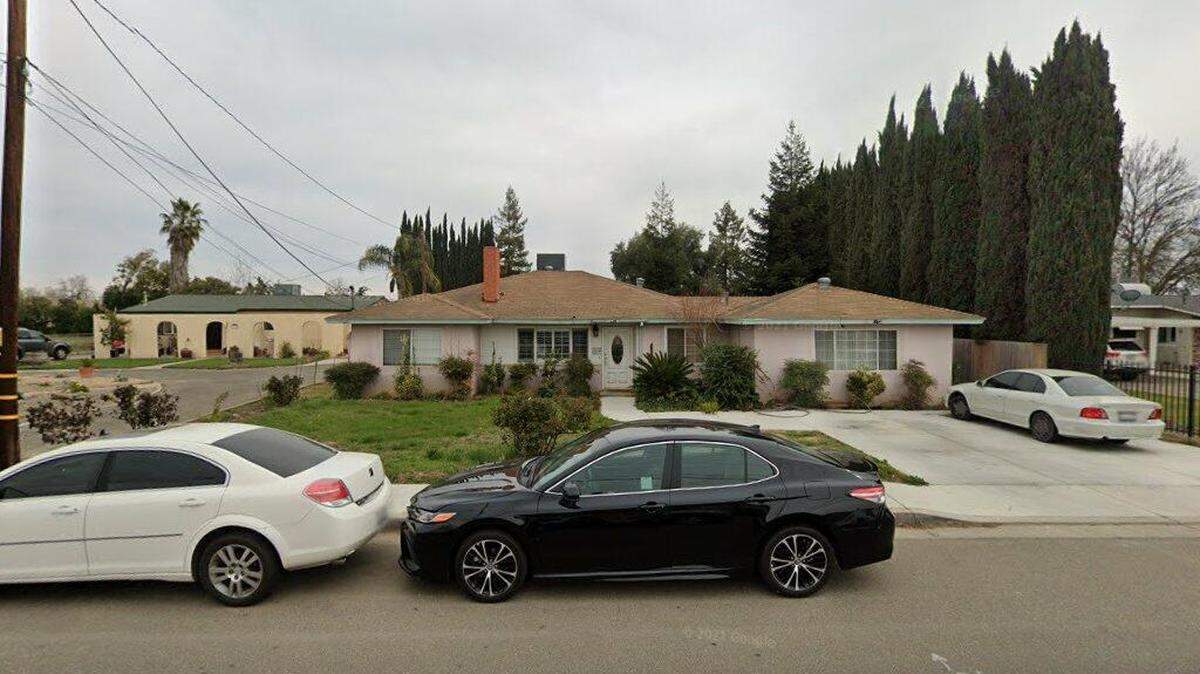 House on 100 block of North Reinway Avenue