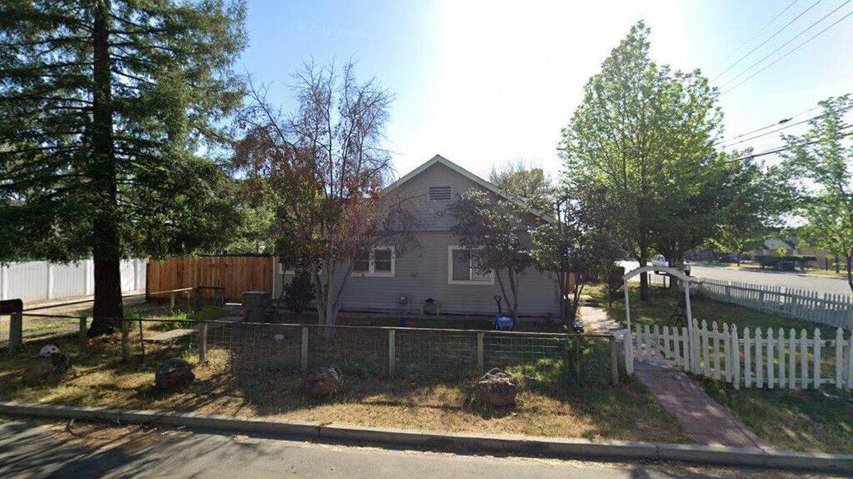 House on first block of Bell Street