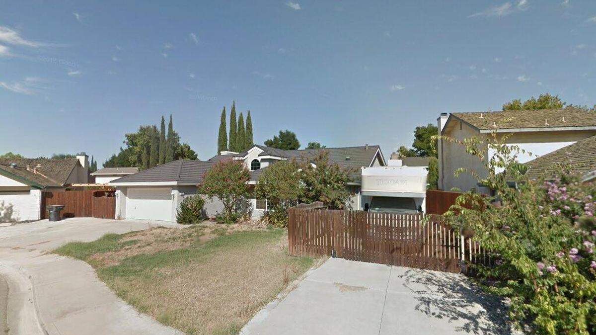 House on 9500 block of Sarazen Court