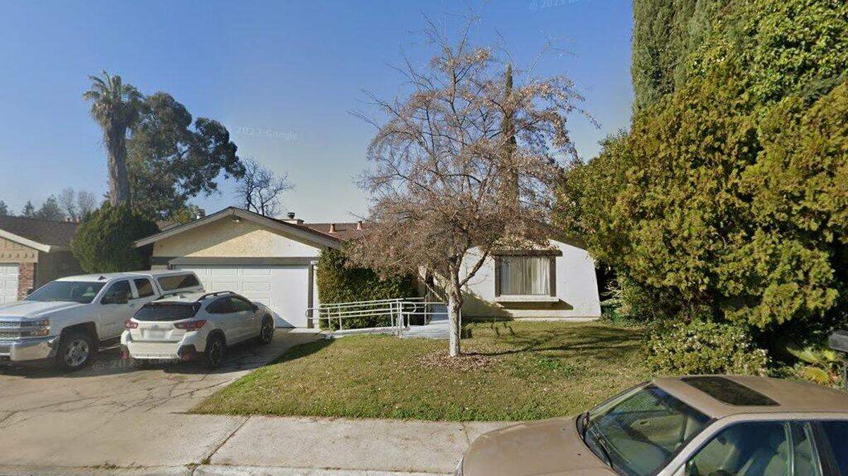 House on 2500 block of Dels Lane