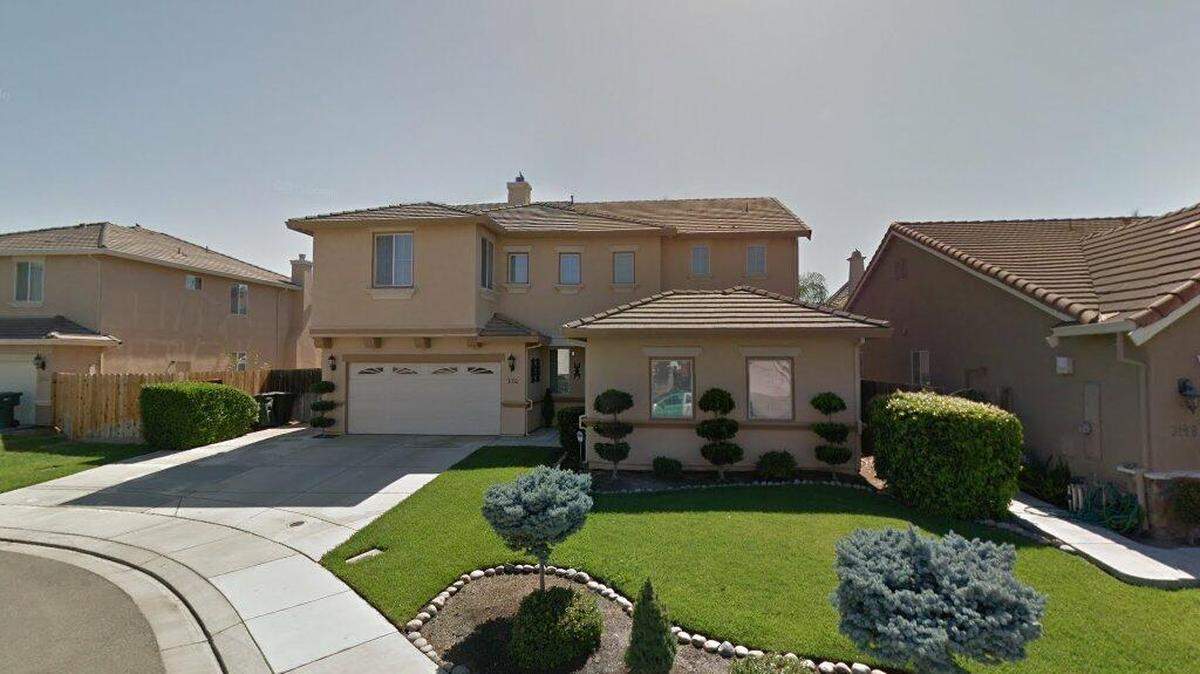 House on 3100 block of Fairholm Court