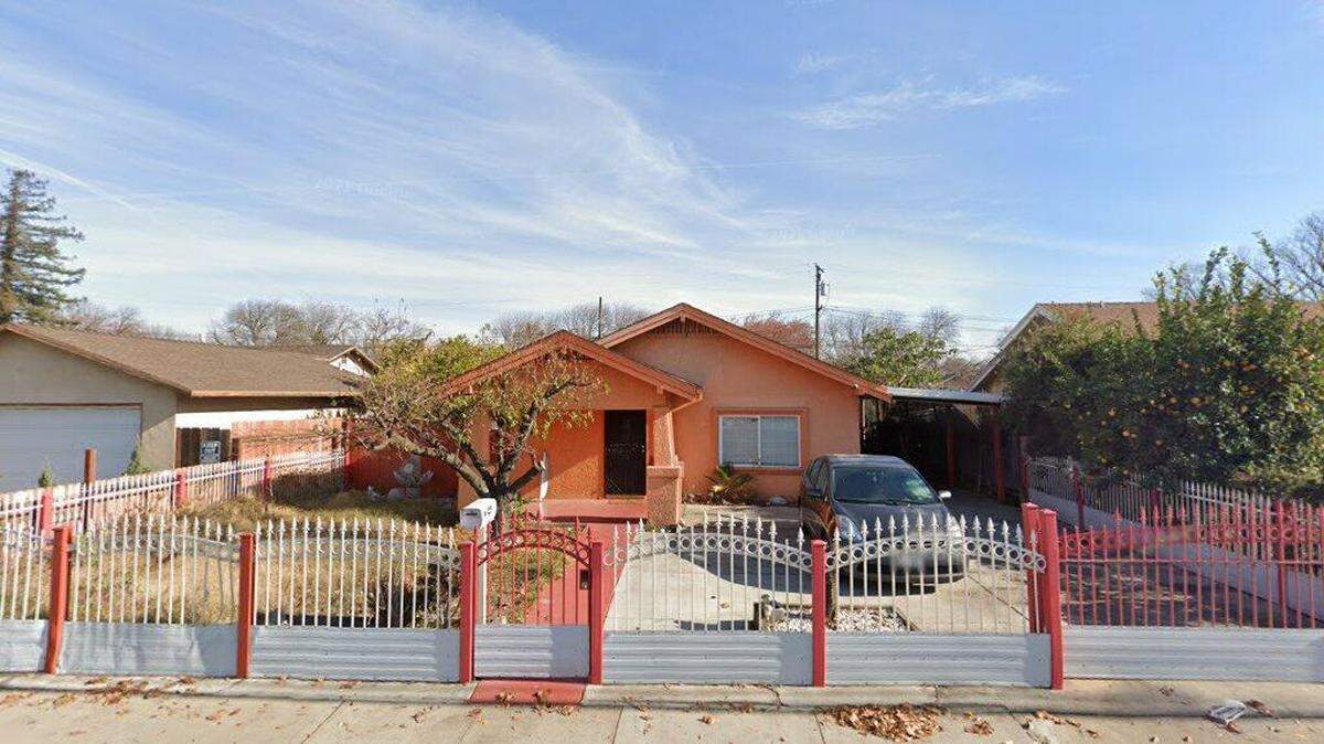 House on 300 block of Sutter Avenue