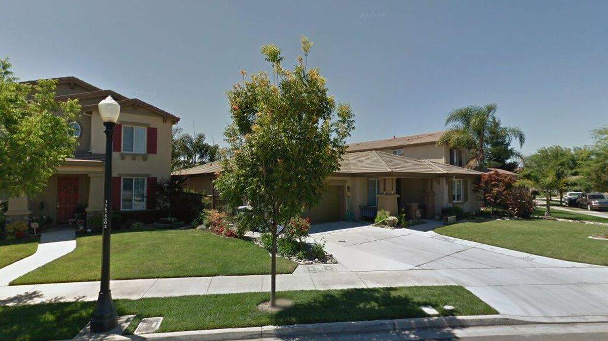 House on 2600 block of Oakhurst Drive