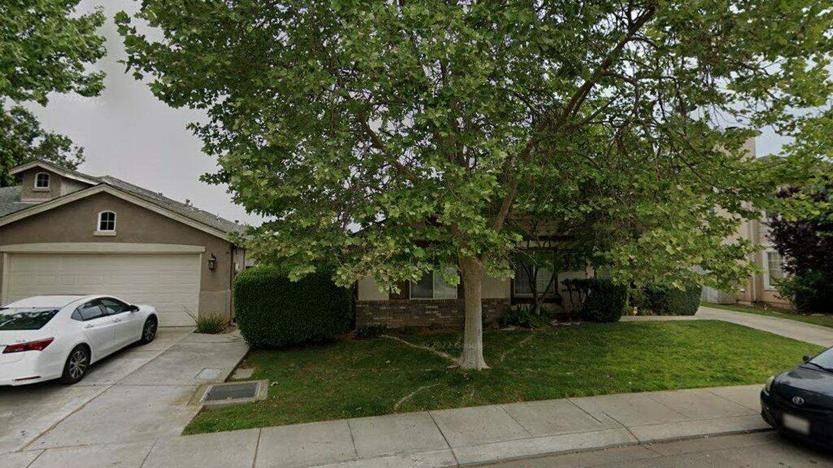 House on 4200 block of Veranda Way