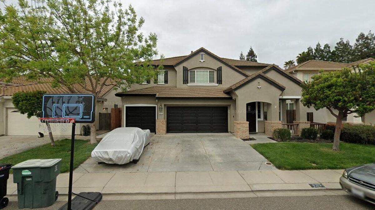House on 4200 block of Antiquity Way