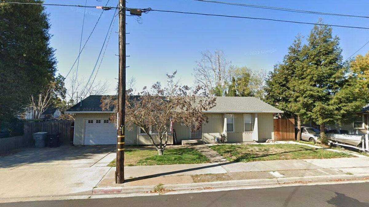 House on 100 block of Davitt Avenue