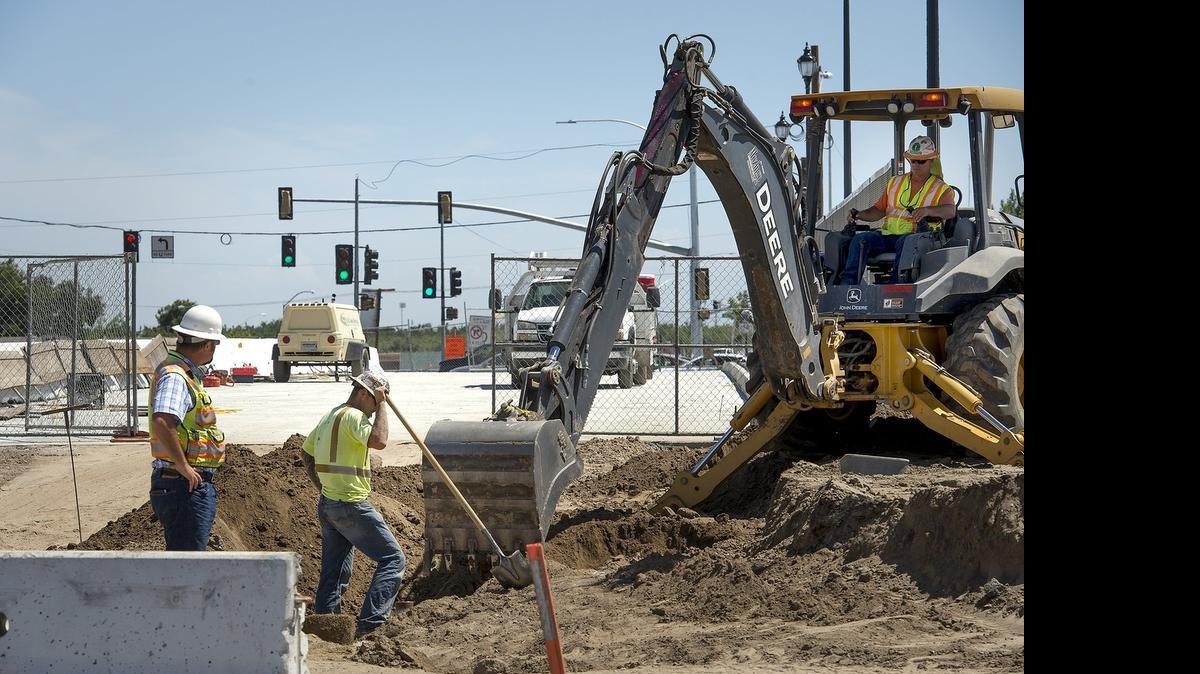 
Construction on the Kiernan Avenue interchange at Highway 99 will require lane closures Sunday in Salida.
