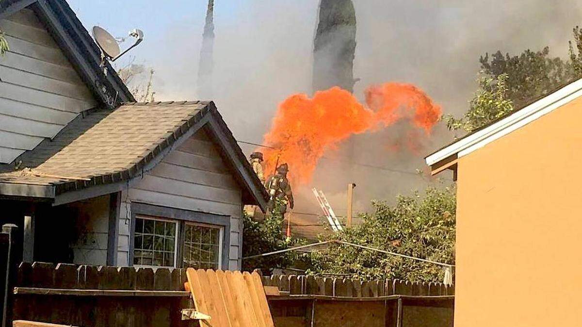Investigators are trying to determine the cause of this fire in the 1300 block of Vernon Avenue on Saturday, July 28, 2018.