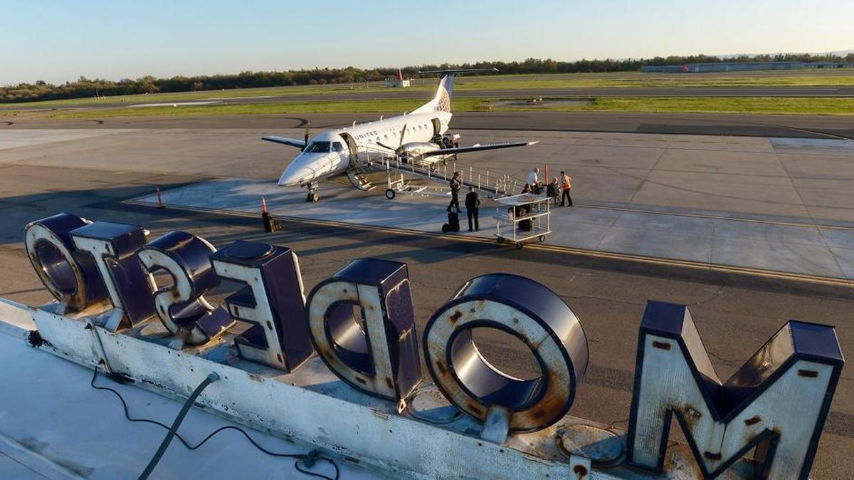 A SkyWest flight prepares for departure in 2014 from Modesto Airport. The airport has been without commercial flights since June 2014, when SkyWest Airlines stopped its daily flights between Modesto and San Francisco.