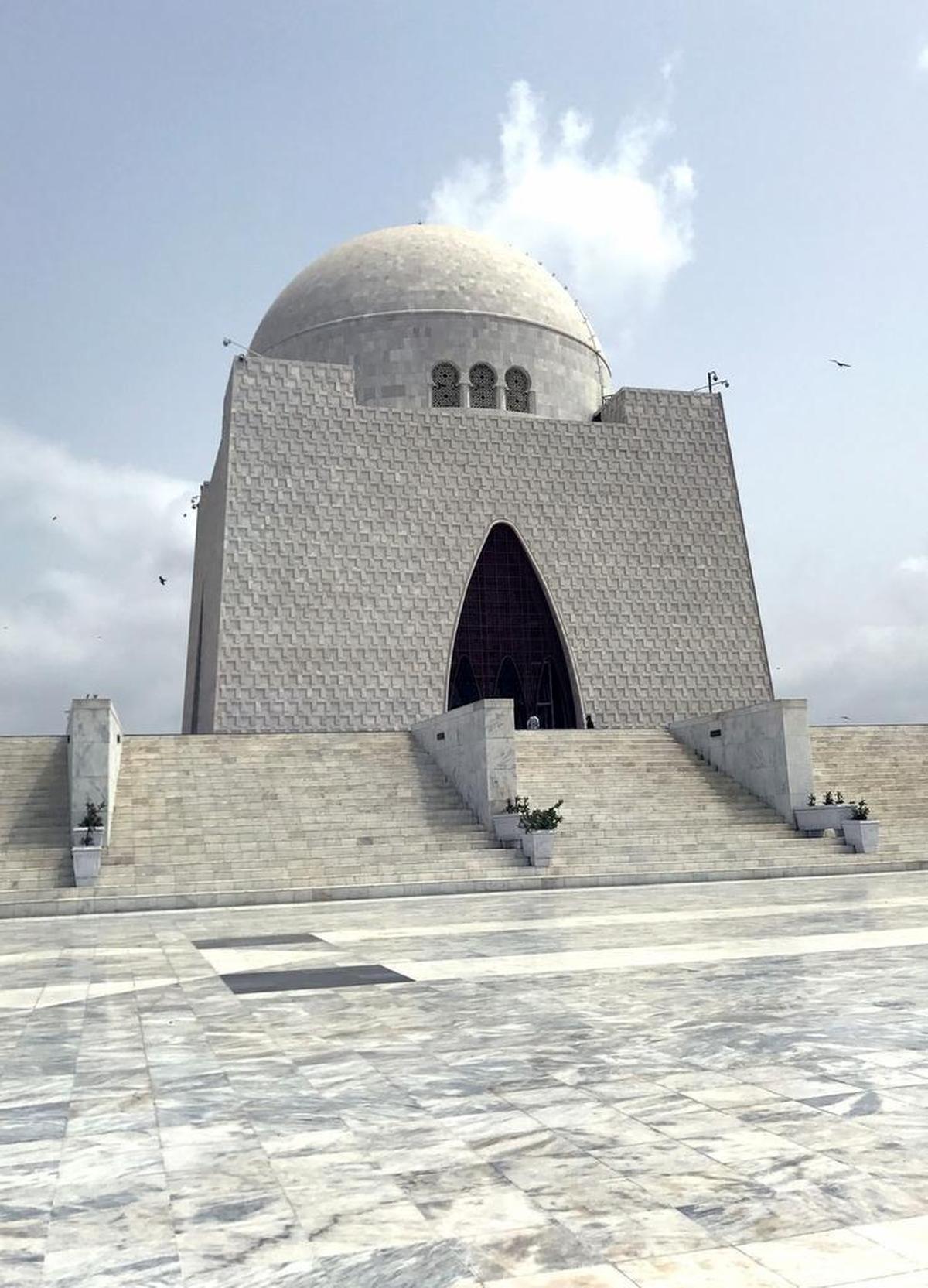Mazar-e-Quaid is the spectacular mausoleum of Muhammad Ali Jinnah, the founder of Pakistan. It is in the center of Karachi, the country’s largest city.