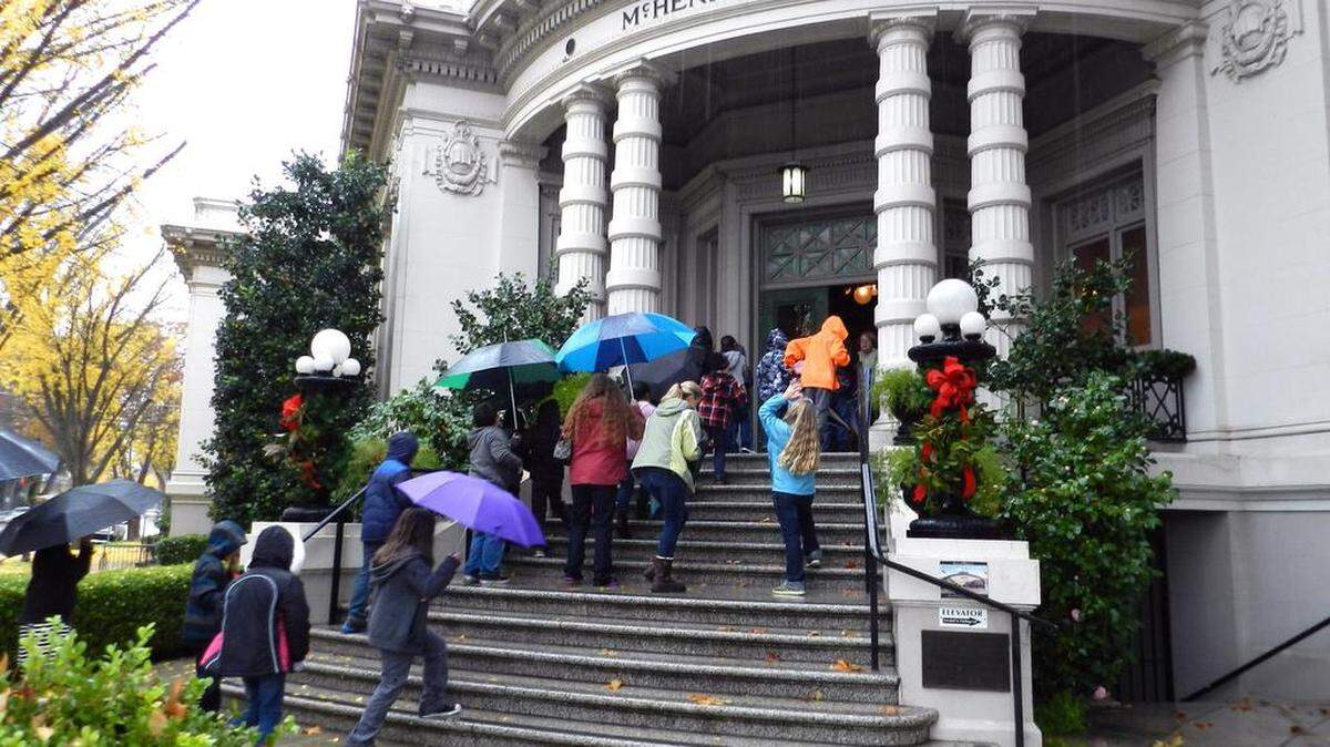 More rain will fall in Modesto this week, the National Weather Service predicts.
