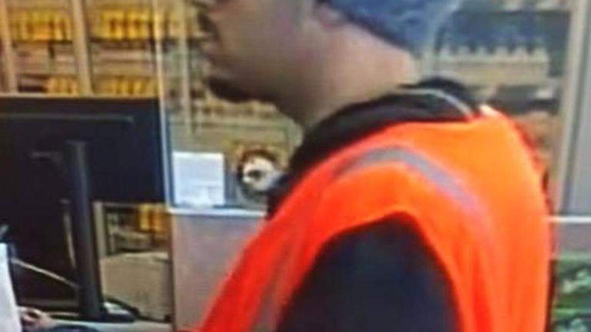 This man, claiming he had a gun, robbed a Walgreens pharmacy of hydrocodone pills on Sept. 11, Modesto police say.