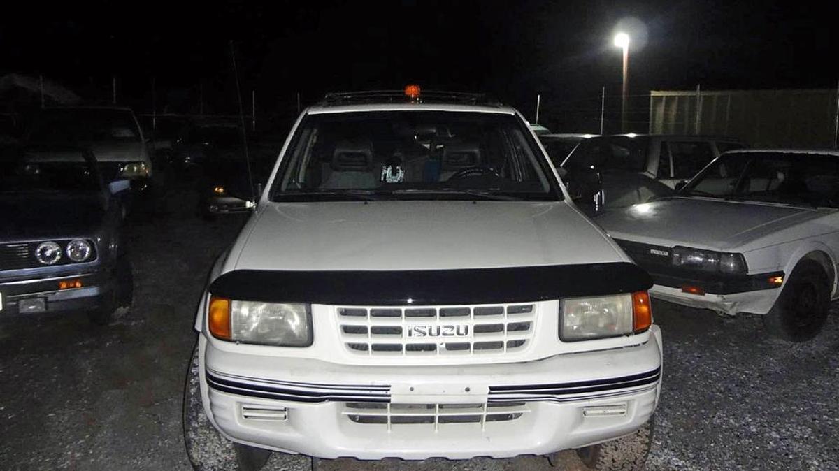 The Sonora Police Department is attempting to locate anyone who may have been pulled over by, or witnessed someone being pulled over, by a man who put a siren on top of his car on Monday, Nov. 16, 2015. The man was driving a white, older, Isuzu Trooper with out-of-state plates (pictured) when he used the siren mounted on the roof and flashed his headlights to pull over a woman driving on Sanguinetti Road at about 8:30 p.m. Monday, said Sonora Police Chief Mark Stinson. If you have any information, call the Sonora Police Department at 209-532-8141.