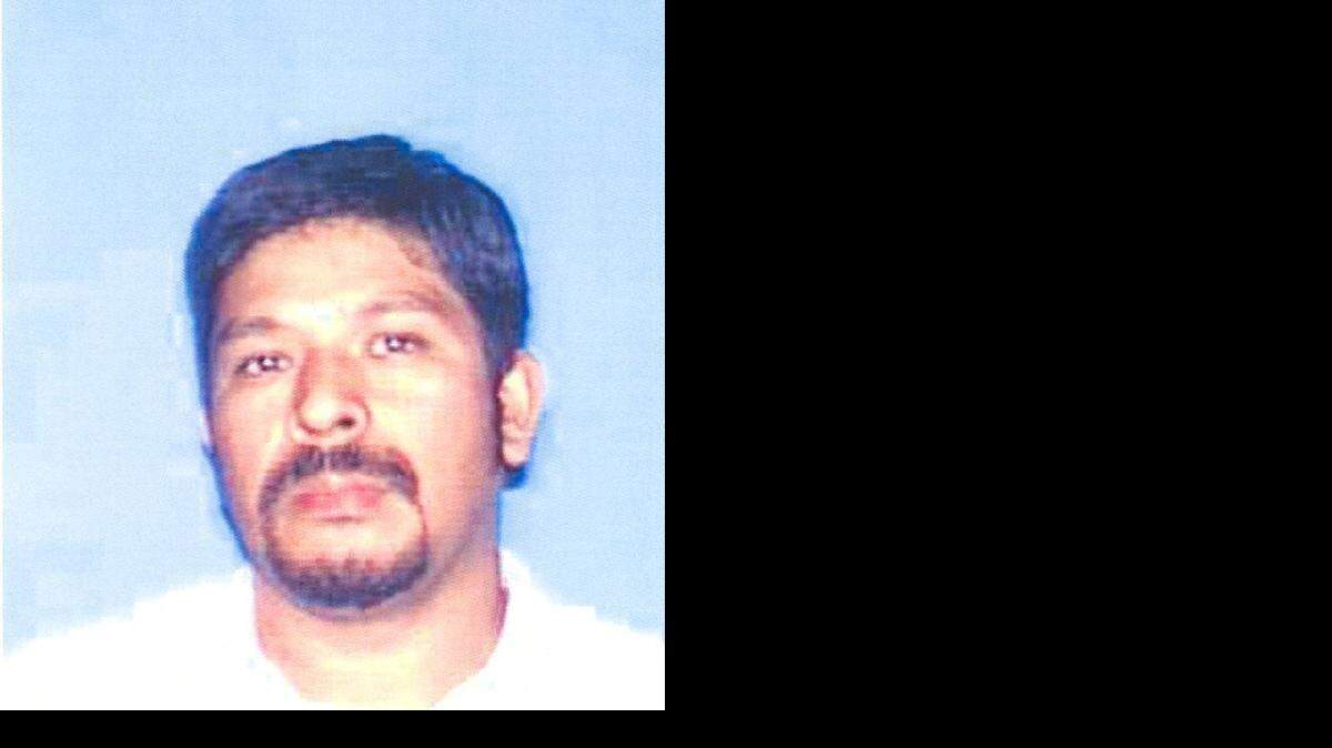 
Reyes Ruvalcaba is wanted by Modesto Police Department Detectives for the attempted murder of his wife.
