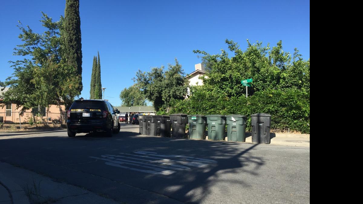 
Livingston police and the California Highway Patrol investigate after a CHP officer shot a suspect at 1401 Linden Court in Livingston on Tuesday. The suspect, 24-year-old Raul Maldonado, was shot once after authorities say he attacked a CHP officer who suffered injuries to his face and arms.
