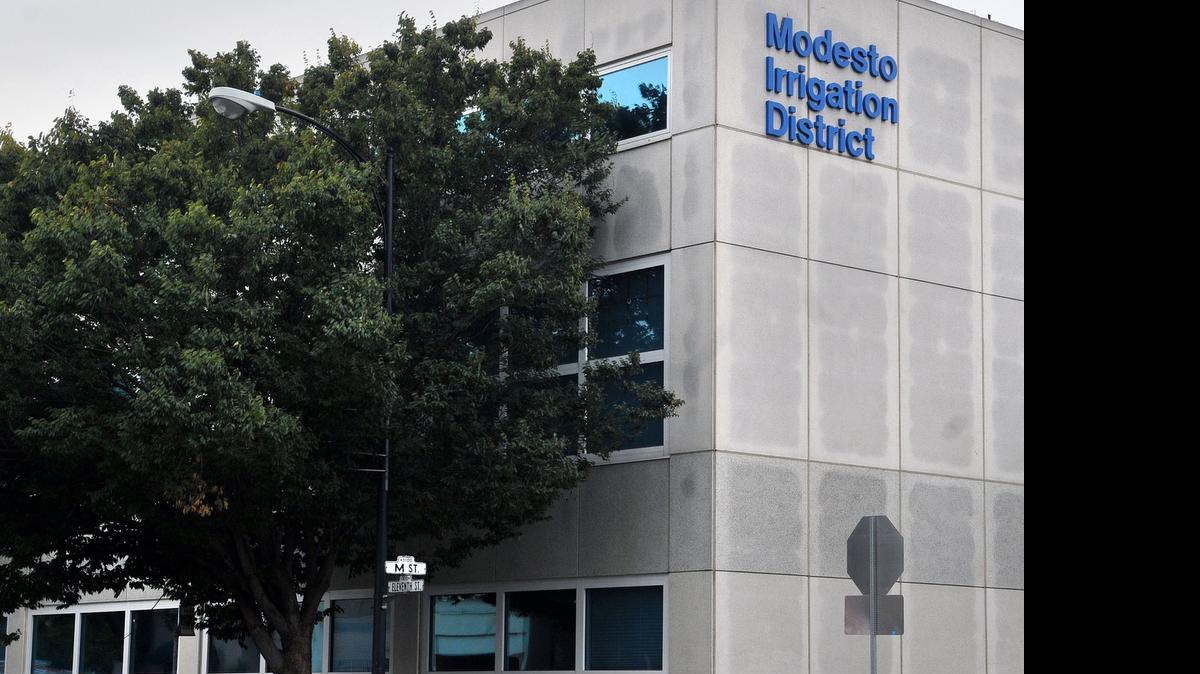 
Unwilling to force electricity payers to shoulder a higher subsidy benefiting farmers, the Modesto Irrigation District board unanimously agreed to initiate a drought surcharge process that could add $16 per acre to growers’ water bills this season, compared with last year’s $11.91-per-acre surcharge.
