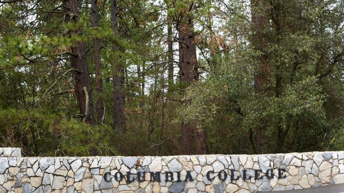 The entrance to Columbia College near Sonora