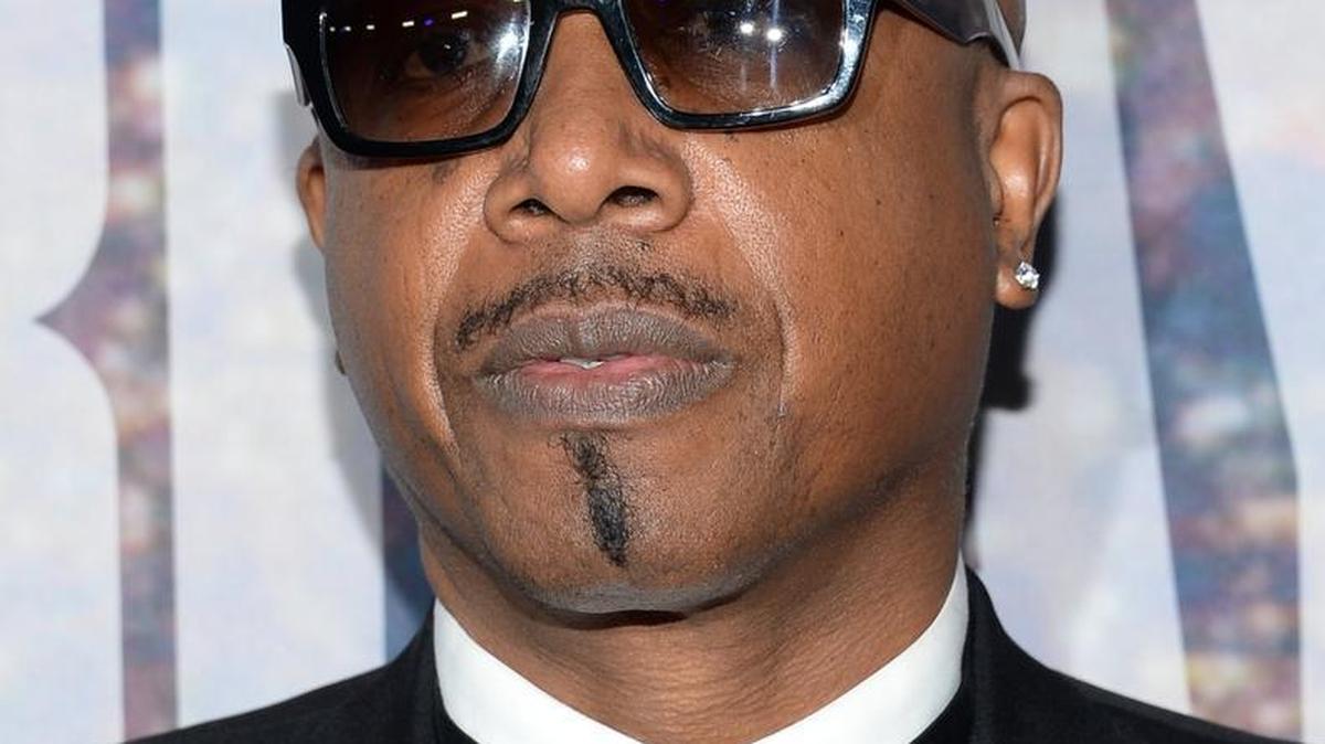 MC Hammer attends the SNL 40th Anniversary Special at Rockefeller Plaza on Sunday, Feb. 15, 2015, in New York. (Photo by Evan Agostini/Invision/AP)