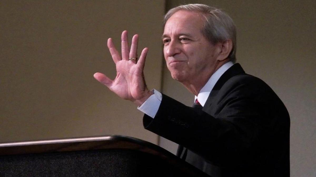 CSU Stanislaus President Joseph Sheley waves to the attendees after his annual speech to the campus community in 2014.