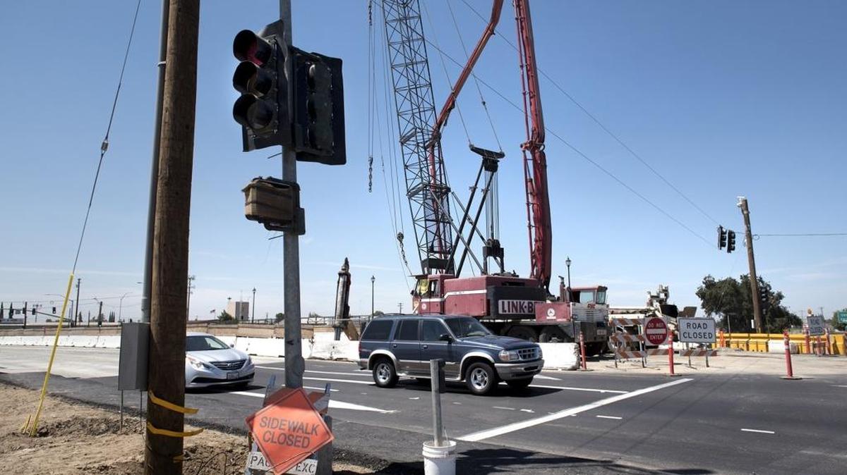 
Work continues on the Kiernan Bridge in Salida, Calif., on Wednesday, August, 26, 2015. Starting Monday and continuing through Sept. 30, the Kiernan Avenue bridge over Highway 99 will be closed most nights for seven hours.

