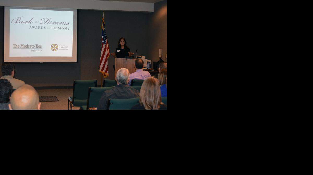 
Marian Kaanon, chief executive officer of the Stanislaus Community Foundation, speaks at Thursday’s check disbursement event (01-29-15) at The Modesto Bee.
