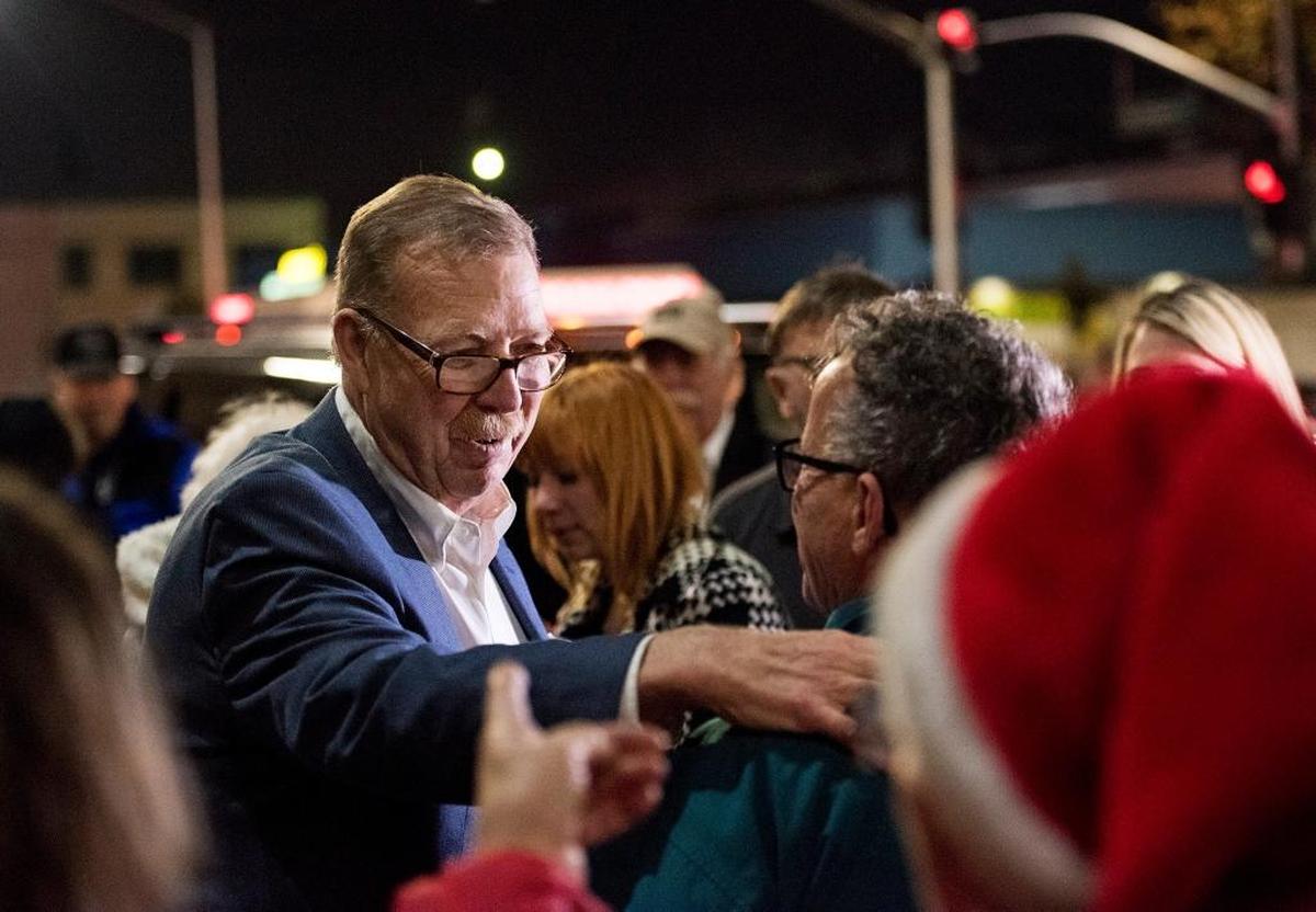 Frank Carson thanks Tom Jensen and others after his release from the Stanislaus County Jail in Modesto, Calif., on Thursday, Dec. 22, 2016.