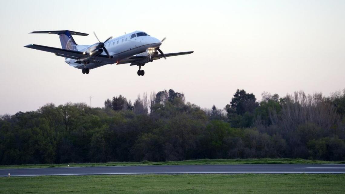 Modesto News: Modesto hires consultant for passenger flights