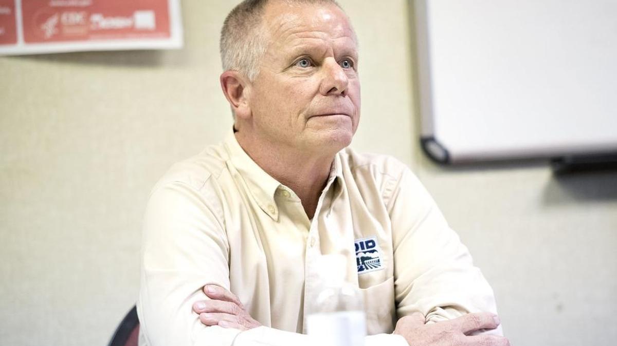 OID General Manager Steve Knell attends an Oakdale Irrigation District board meeting in Oakdale, Calif., on Wednesday, Sept. 21, 2016.