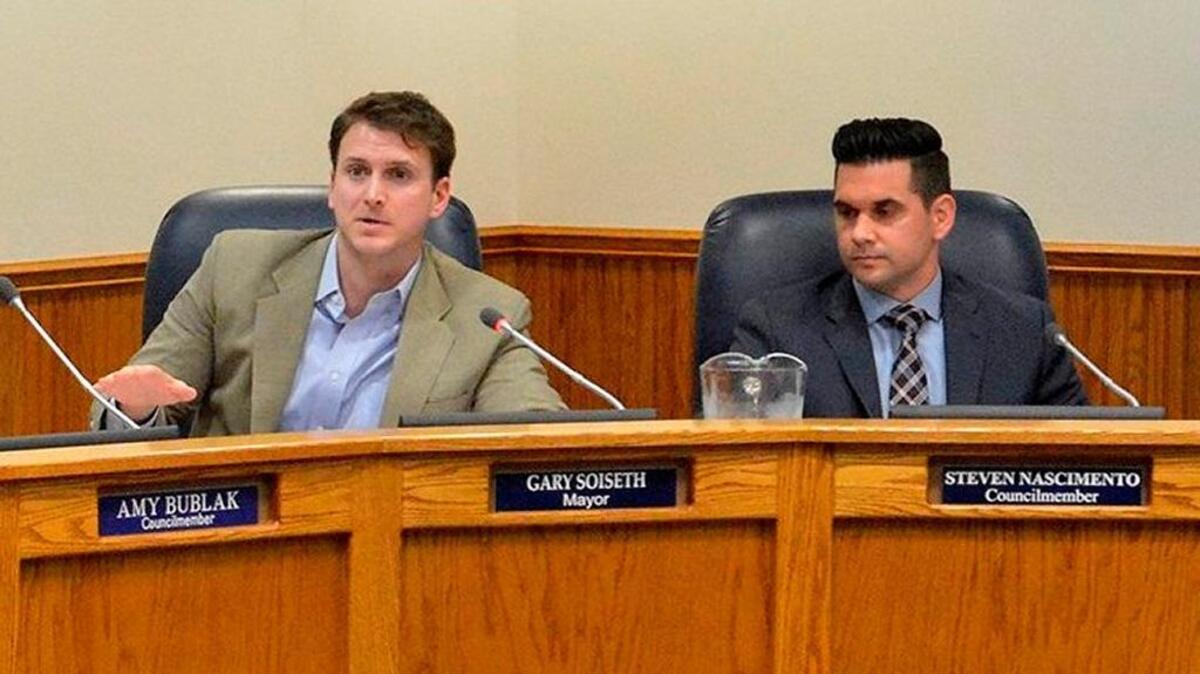 Mayor Gary Soiseth, left, and Councilman Steven Nascimento attend a special council meeting on the Turlock farmers market on Feb. 20, 2016.
