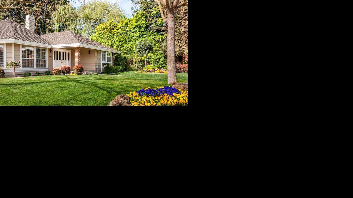
Seasonal color is displayed at one of the homes on this year’s Modesto Garden Club tour.
