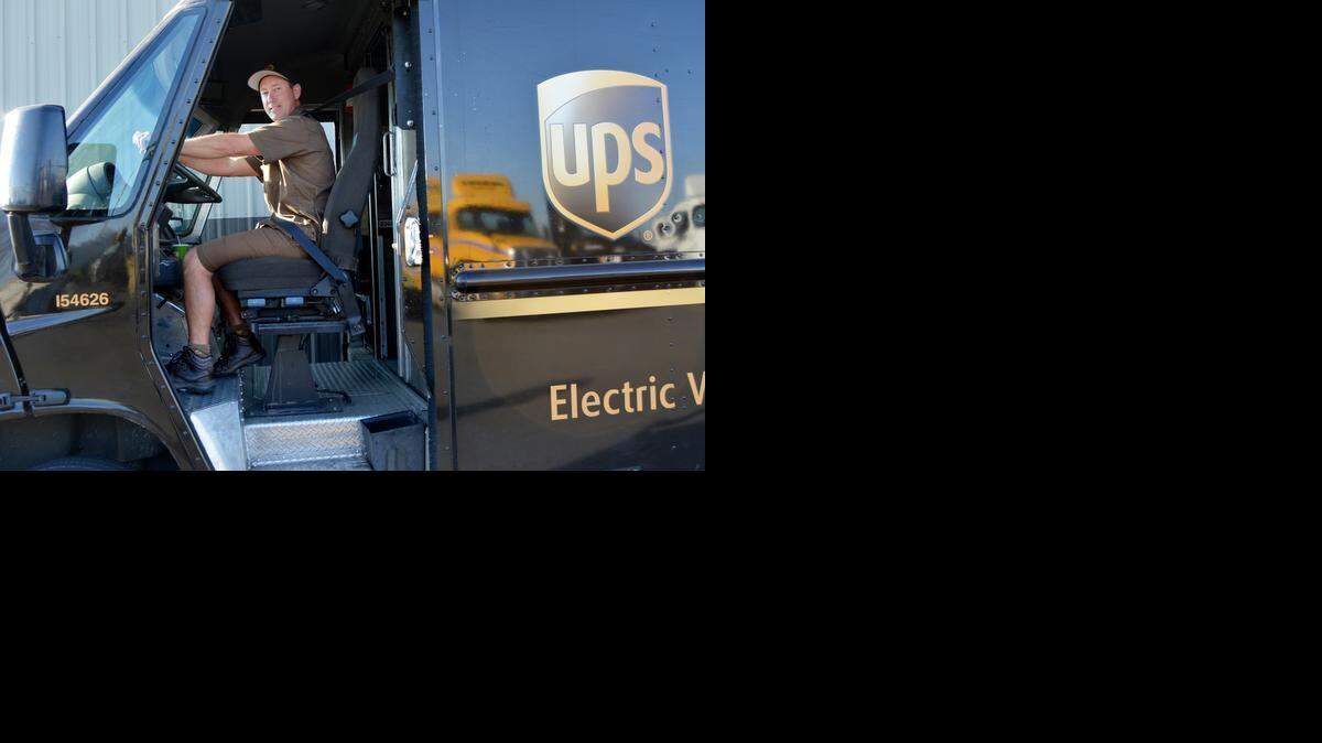 
UPS driver Brian Edwards ia celebrating 25 years of accident-free driving.
