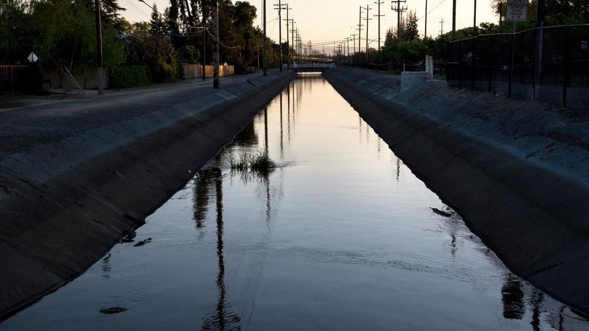 MID officials have said the district’s water service deserves but gets no credit for replenishing groundwater aquifers and for canals that support power poles and that carry stormwater from Modesto streets.