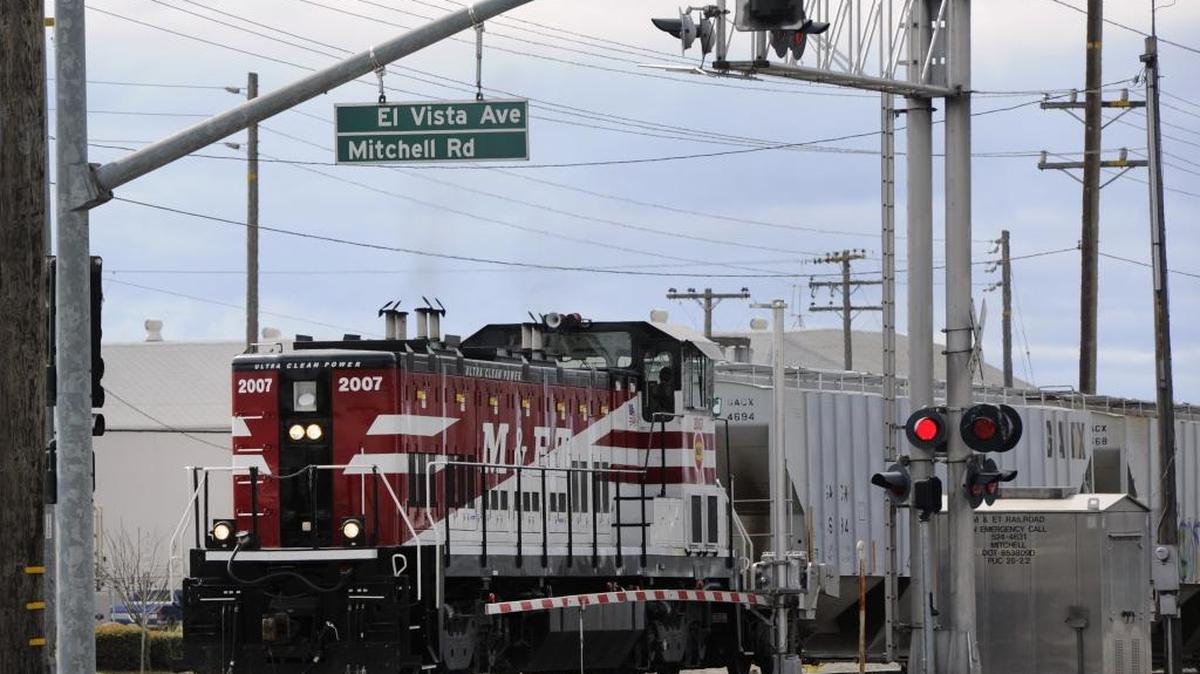 
A Modesto and Empire Traction Co. train crosses at El Vista Avenue in Modesto. The M&ET, which is part of the Beard Industrial District, is going to replace a section of train track on B Street between Ninth and 12th streets in Modesto over several weekends beginning in mid-October.
