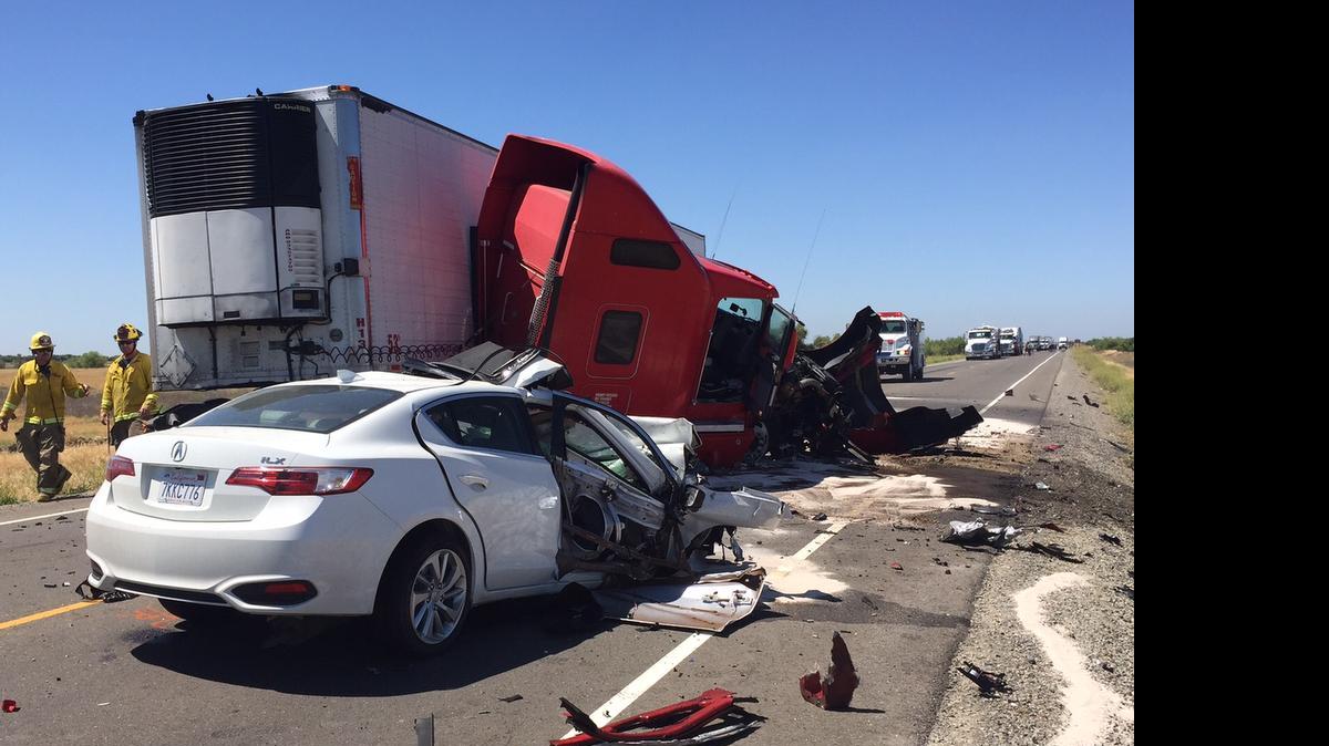 
Authorities investigate a crash on Highway 165 on Tuesday afternoon that left one person dead.

