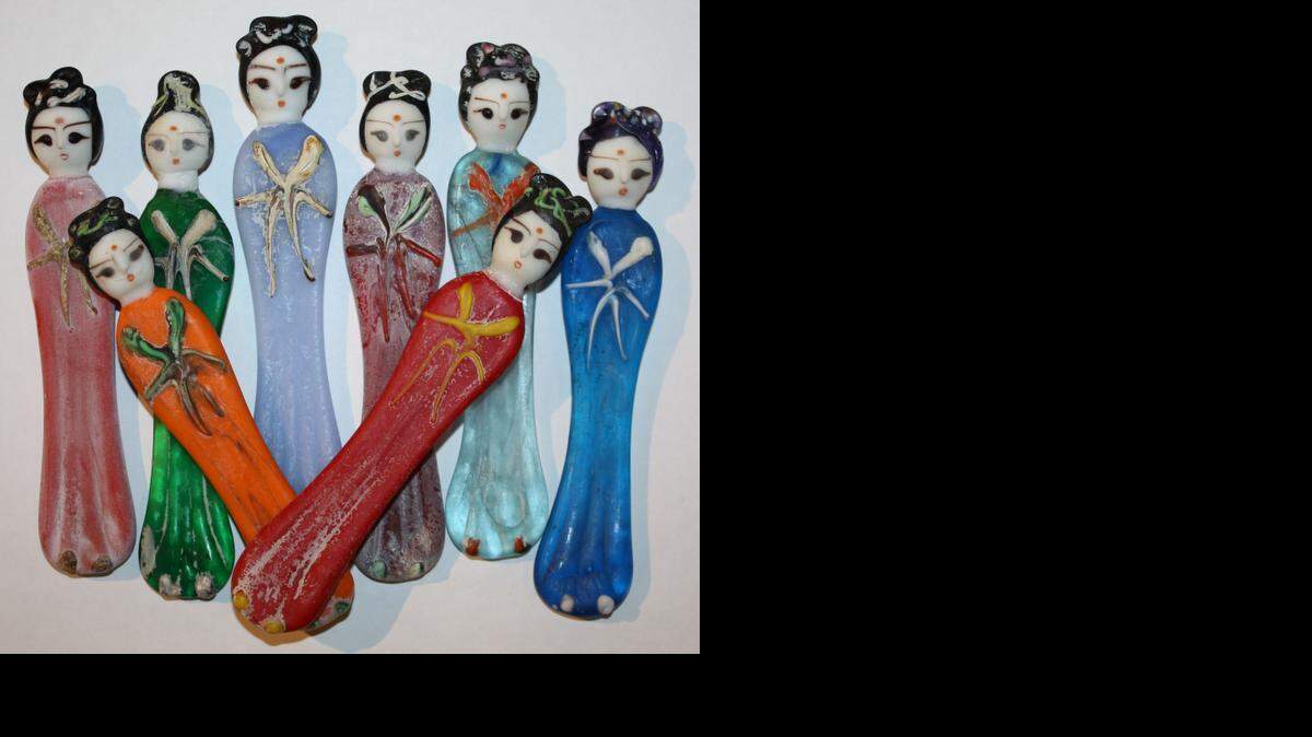 
Chinese thread winders are cute and quaint.
