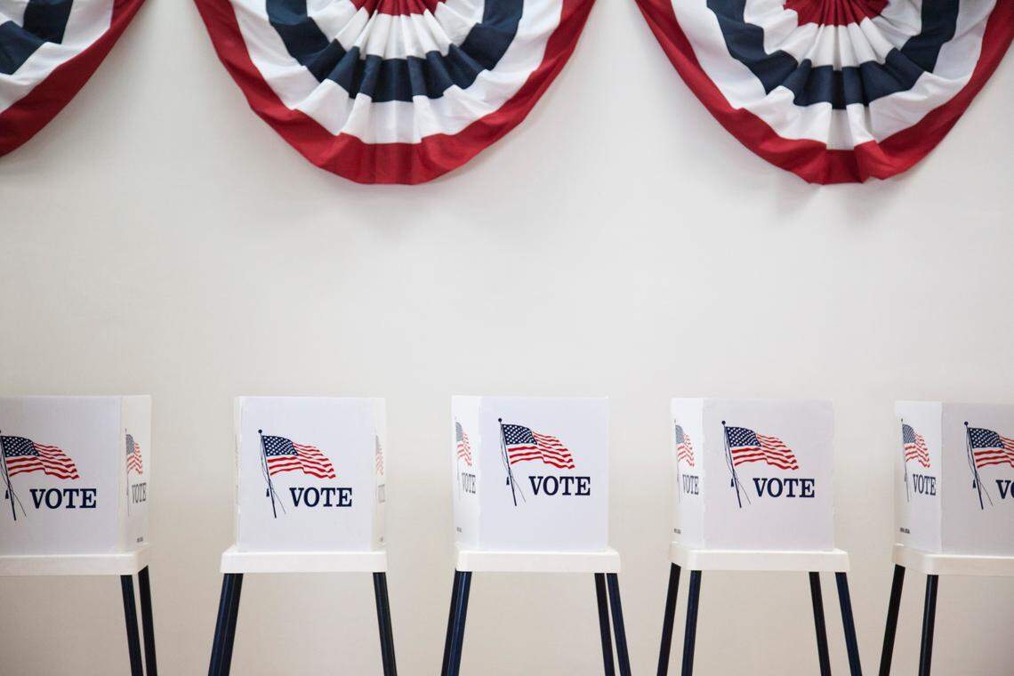 Eligible U.S. citizens can vote ahead of Election Day in California in 2024.