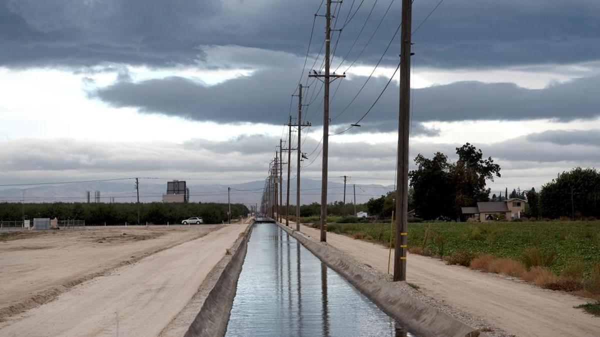 Storm clouds roll into the area, seen from West Canal Drive in Turlock, Calif., on Friday, Oct. 14, 2016.