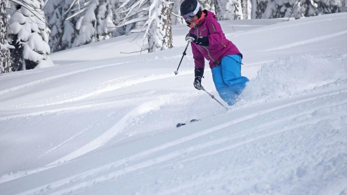 A Dodge Ridge spokesman says the skiing and snowboarding resort is expecting 7 to 15 inches of snow Friday and Saturday and a season lasting until mid-April at least.