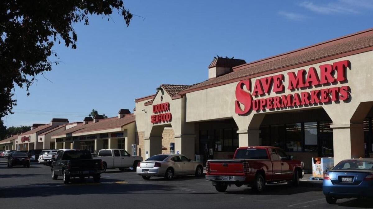 Save Mart will close its Floyd Avenue and Oakdale Road store, seen here Friday, Sept. 23, 2016, in The Lakes shopping center in Modesto, Calif., when it opens the new one at The Marketplace.