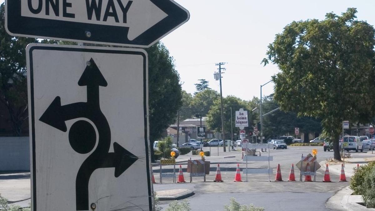 La Loma Avenue welcomed one of Modesto’s first roundabouts years ago. Two more are under construction on the same street.