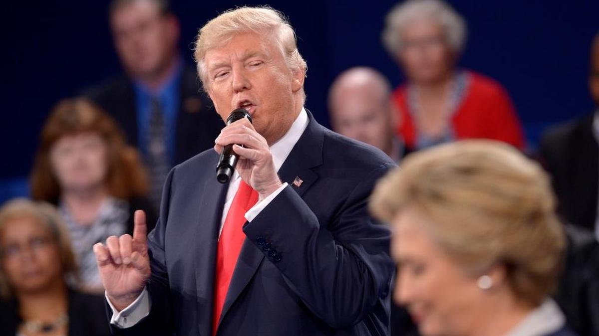 It was disheartening to watch Donald Trump’s performance in Sunday’s debate with Hillary Clinton and realize that 40 percent of American voters believe he should be our president. As CBS analyst Bob Schieffer said: “Just disgraceful.”