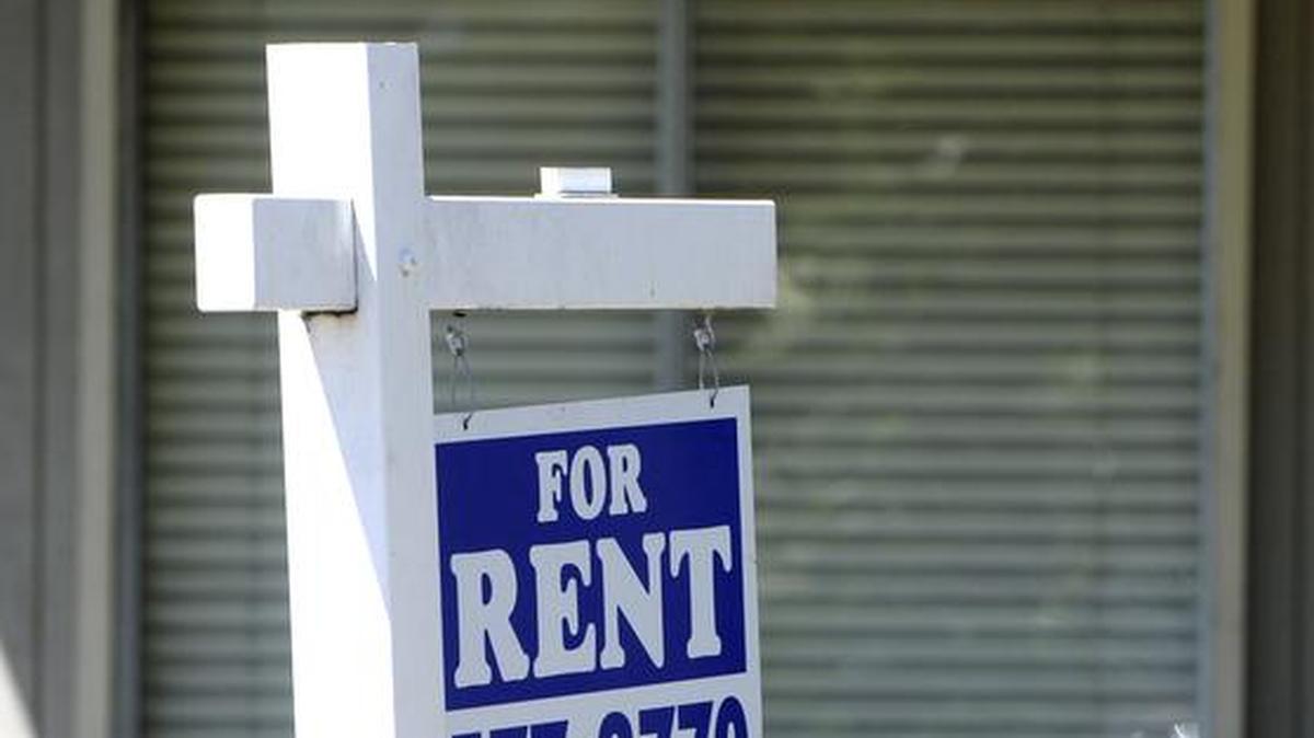 “For Rent” signs are seldom seen lately (this photo was taken in 2012). With fewer units available, rents for one-bedroom apartments in Modesto are ranging from $900 to $1,300 per month.