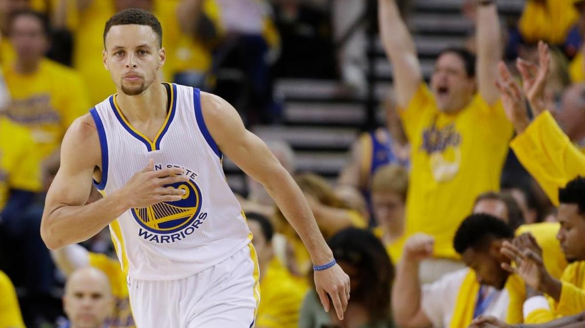 Stephen Curry and the Warriors easily took Game 1 of their NBA playoff series with Houston on Saturday.