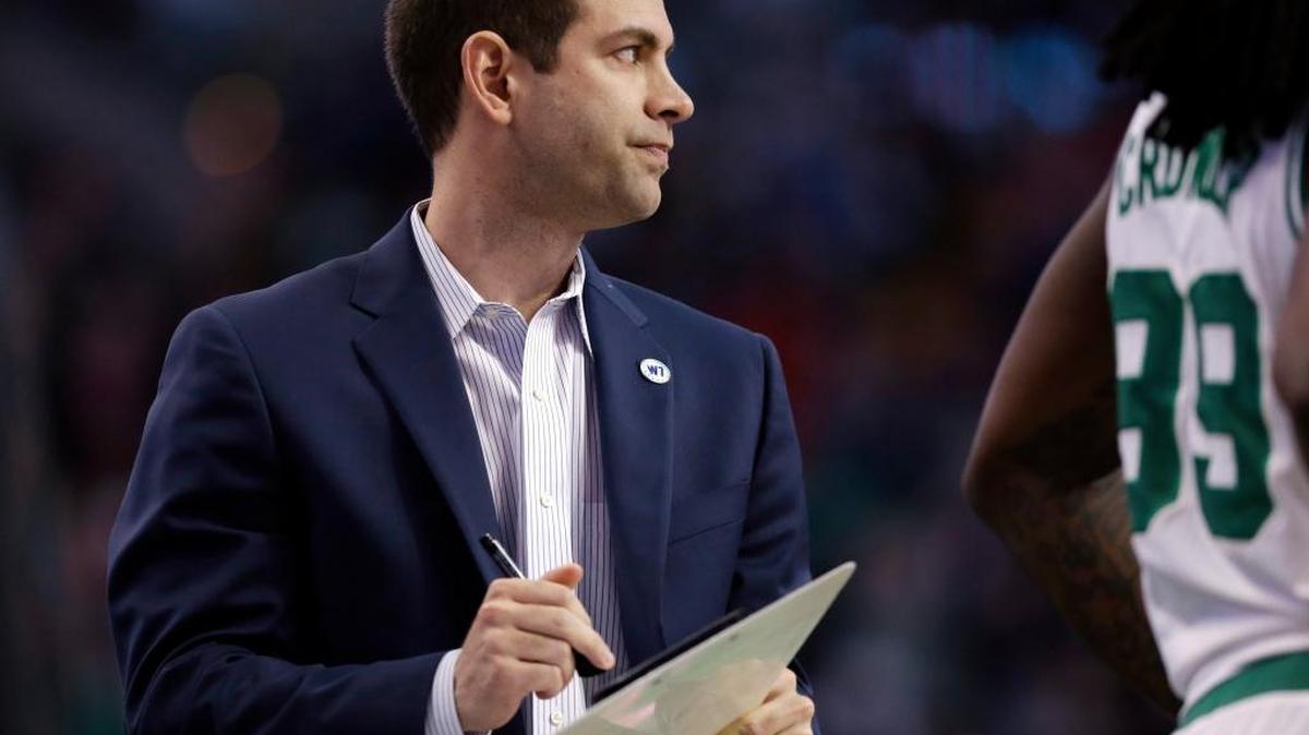 A dunk by Boston Celtics coach Brad Stevens, with the aid of a trampoline, went viral, even though he asked his attempt not be filmed. ... Stevens talks to his team during an NBA basketball game against the Milwaukee Bucks on Thursday, Feb. 25, 2016, in Boston.
