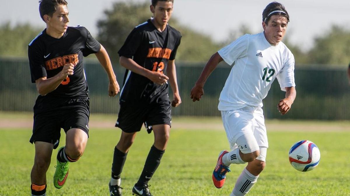 
Central Valley’s Giovanni Avalos makes a fast-break during the non-conference game at Central Valley High School in Ceres on Tuesday. The game ended in a 3-3 tie.
