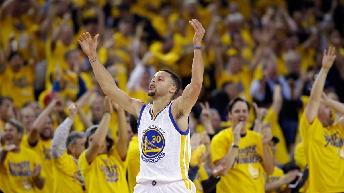 Stephen Curry and the Warriors advanced to the Western Conference finals with a 125-121 victory over a tough Portland team on Wednesday night in Oakland.