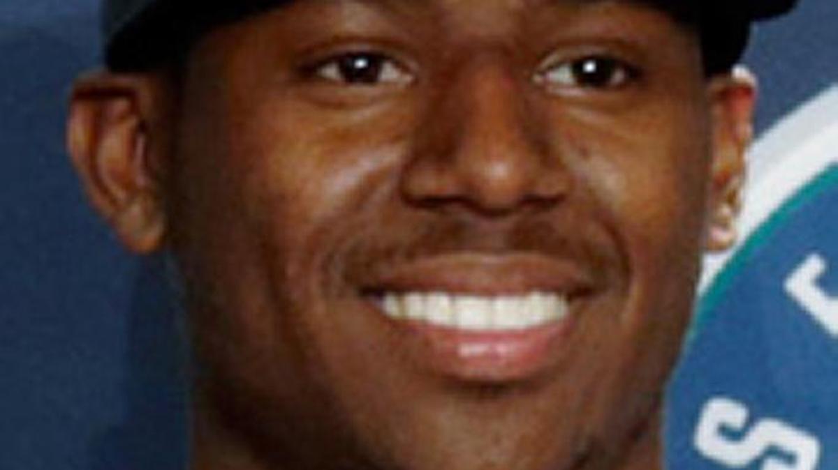 Kyle Lewis, the 2016 Baseball America College Player of the Year and the Seatlle Mariners top draft pick, made his Modesto Nuts debut on Sunday, June 11, 2017, at John Thurman Field. He started in center field, walked and was thrown out trying to steal in four innings of action.